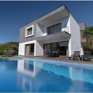 Villa Victoria With Private Heated Pool, Funchal (Madeira)